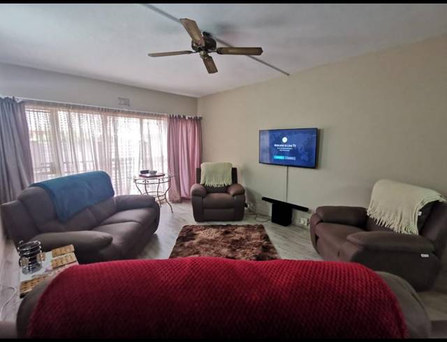 2 BEDROOM APARTMENT FOR SALE IN MEYERTON CENTRAL